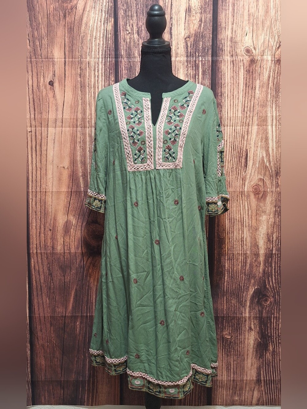 Sundance Sage Green Embroidered Boho Midi Dress Size Medium - Picture 1 of 8